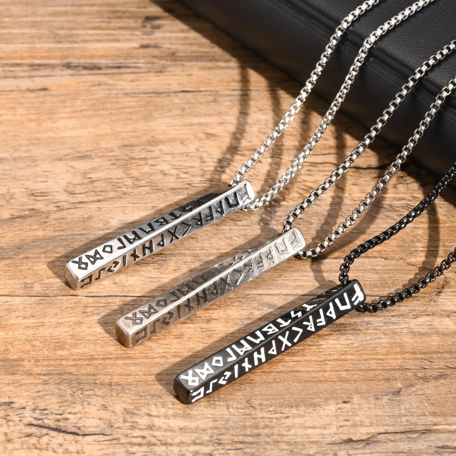 Collier Pendentif Runes Vikings – Acier Inoxydable, Homme & Femme
