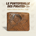 Portefeuille collector One Piece Luffy Punch sur fond clair avec motifs pirates